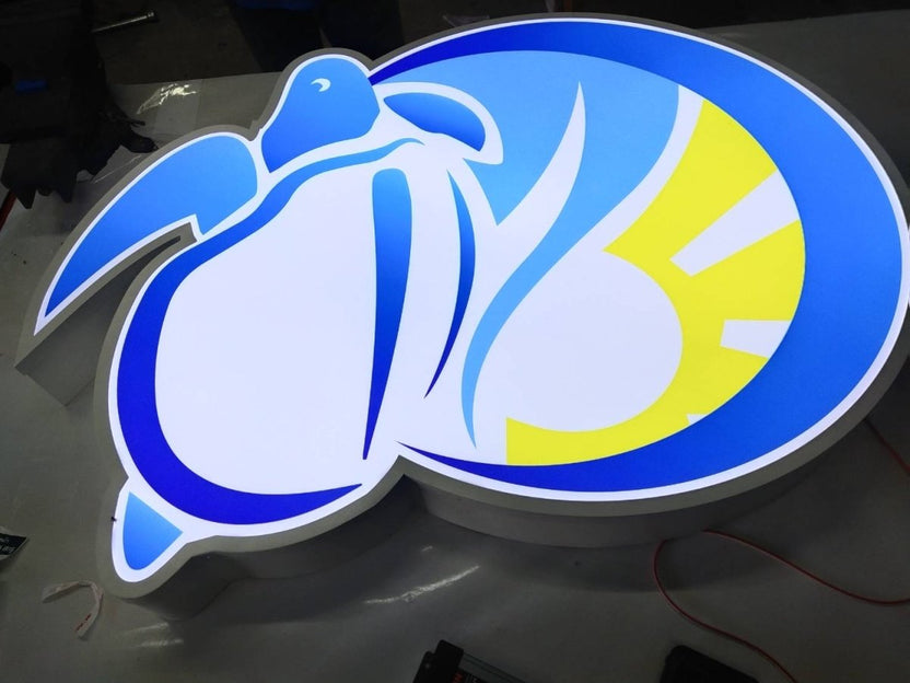 ป้ายกล่องไฟ ตู้ไฟ Light Box พิมพ์คมชัด สว่างเด่นชัดเจน เหมาะสำหรับป้ายโฆษณา หน้าร้าน และงานโปรโมชัน