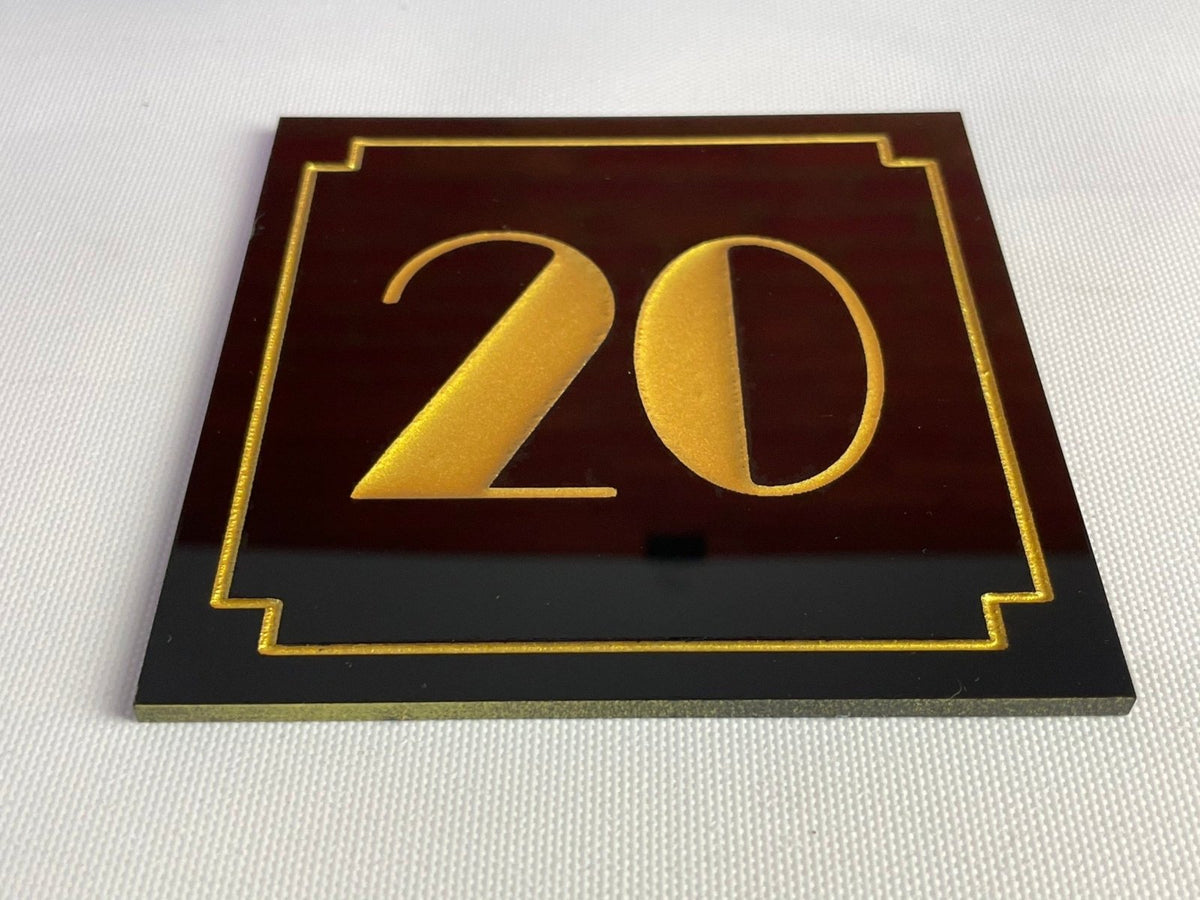 เซาะร่องอะคริลิค Laser Marking งานพิมพ์และแกะสลักคมชัด เนี้ยบหรู เหมาะสำหรับป้ายชื่อ ป้ายบริษัท และงานตกแต่งพิเศษ