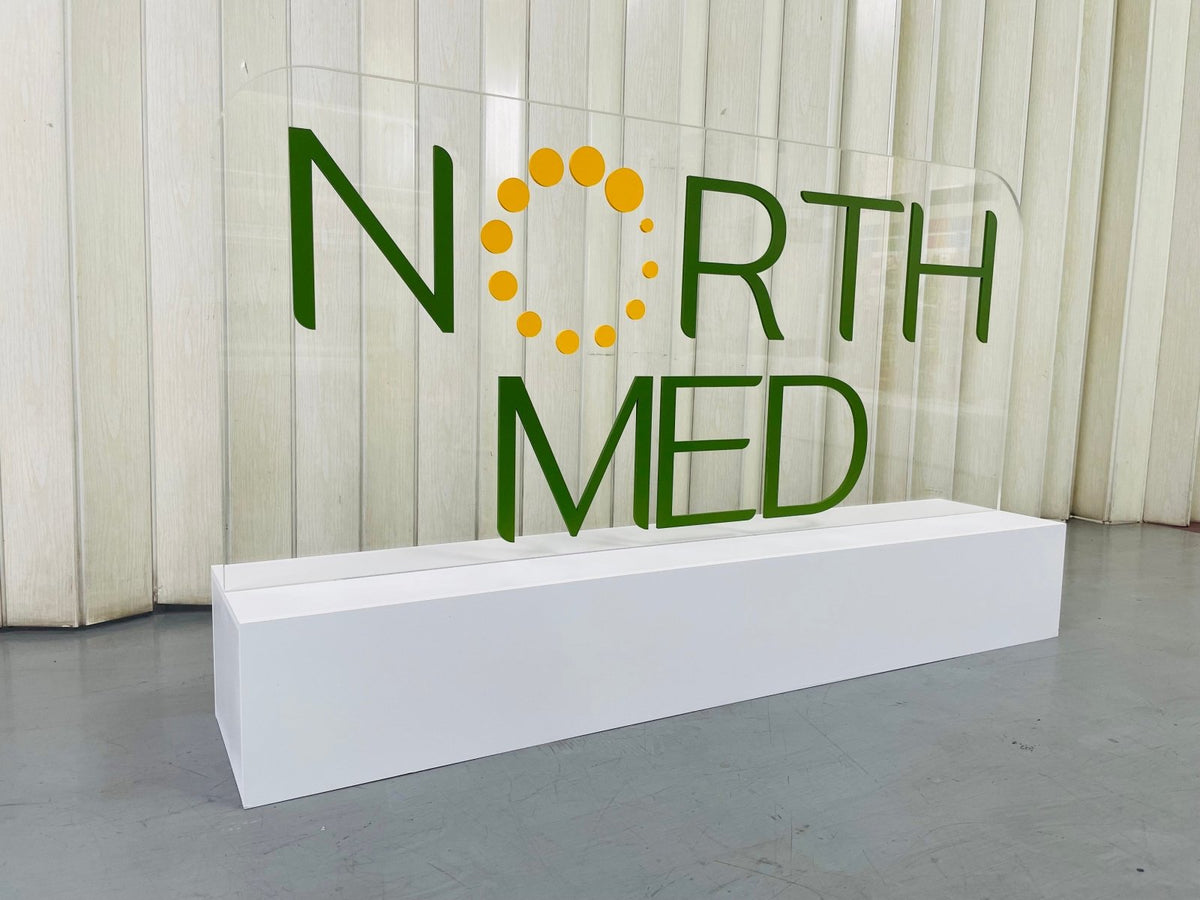 ป้ายโลโก้ตั้งพื้น และป้ายตั้งประกอบฉากถ่ายรูป ดีไซน์สวยสะดุดตา เหมาะสำหรับงานอีเวนต์ งานเปิดตัวสินค้า และการโปรโมทร้านค้า