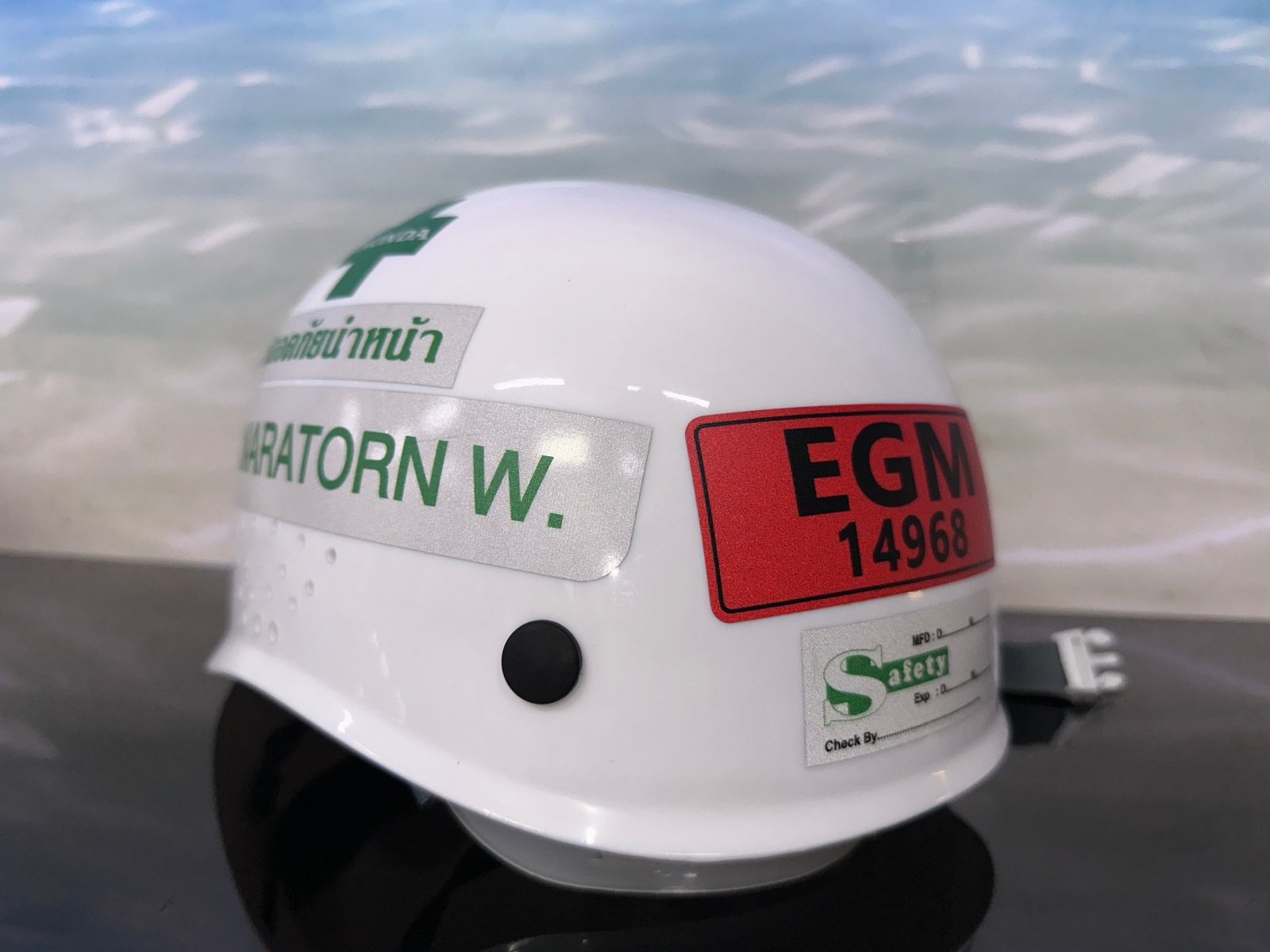 สติ๊กเกอร์ติดหมวกเซฟตี้ - สติ๊กเกอร์ custom ติดหมวก safety helmet