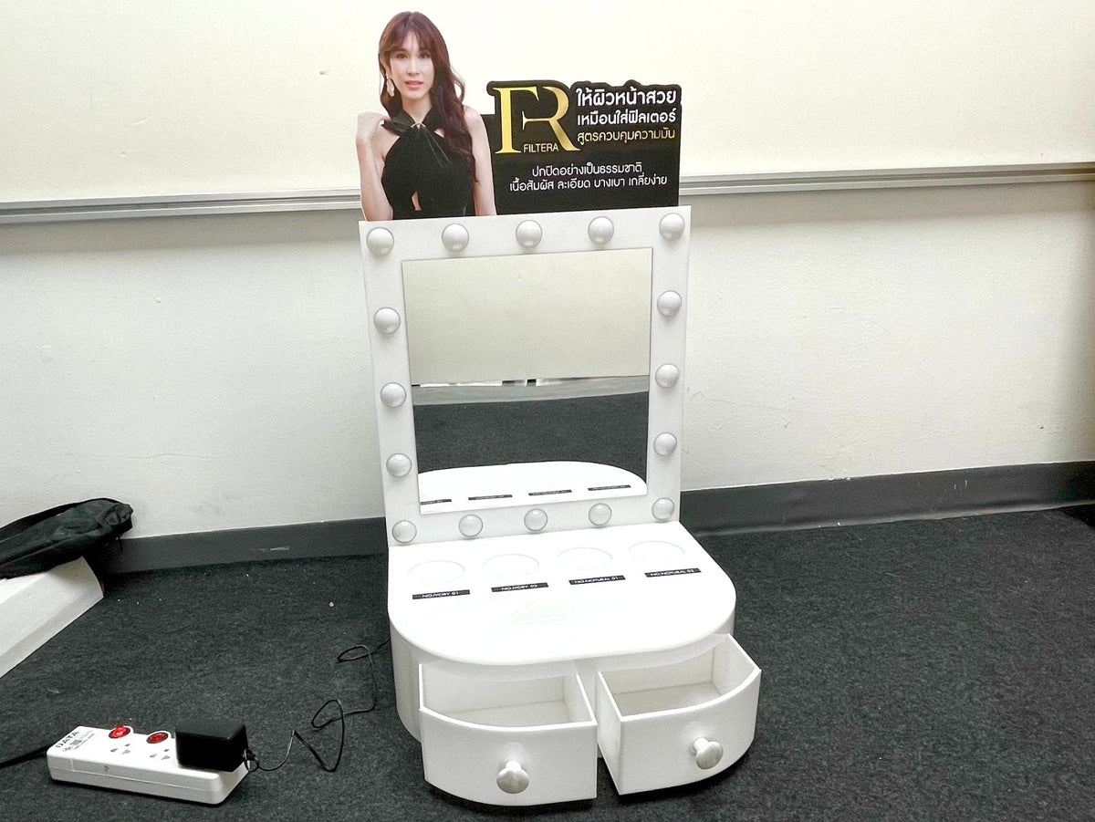 ดิสเพลย์ชั้นวางสินค้าอะคริลิค โปร่งใส ดีไซน์หรูหรา เหมาะสำหรับโชว์สินค้าและงานแสดงสินค้า