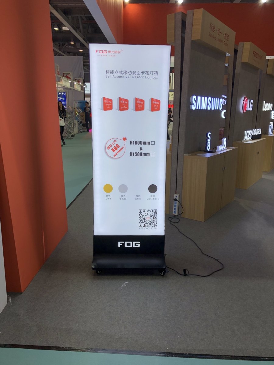 ป้ายไฟ LED ป้ายไฟวิ่ง Kiosk Display - Octopus Media Solutions