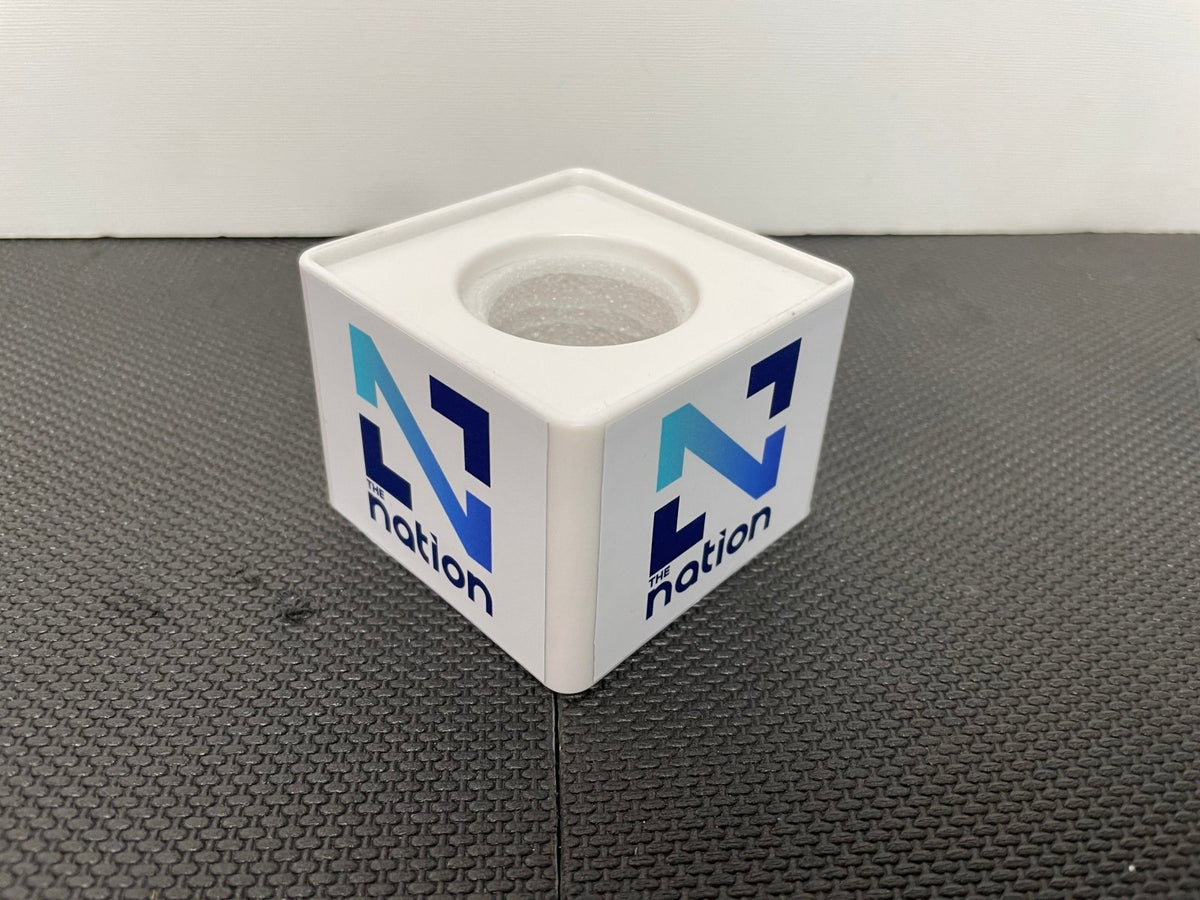 ป้ายไมค์ โลโก้ไมค์ และป้ายหัวไมค์ พิมพ์คมชัด ดีไซน์สวย เหมาะสำหรับงานอีเวนต์ สื่อประชาสัมพันธ์ รายการทีวี และงานโปรโมชัน