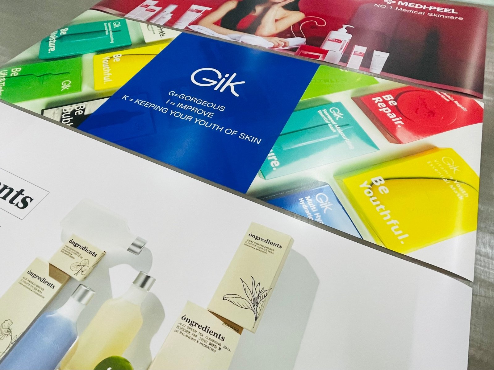 พิมพ์โปสเตอร์โฆษณาสินค้า Poster Ad โปสเตอร์ขนาดใหญ่ พิมพ์คมชัด สีสด เหมาะสำหรับงานโปรโมชัน โฆษณา และตกแต่งร้าน