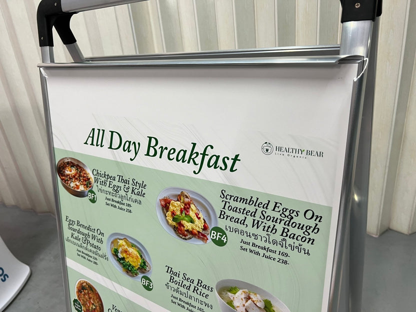 ป้ายตั้งพื้นสำเร็จรูป อลูมิเนียม พับเก็บได้ แข็งแรง ใช้งานสะดวก เหมาะสำหรับอีเวนต์และหน้าร้าน