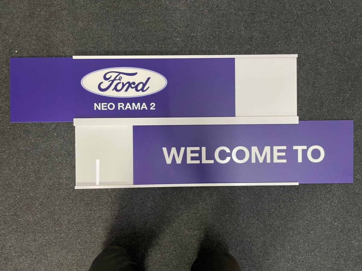 ป้ายรางสอดอะคริลิค ใส่ข้อมูลเปลี่ยนง่าย เหมาะสำหรับป้ายหน้าห้อง ป้ายสำนักงาน และอาคาร