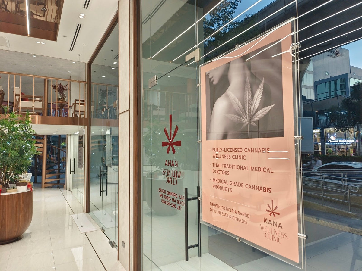 ป้ายแขวนลวดสลิง suspension acrylic sign board advertising board