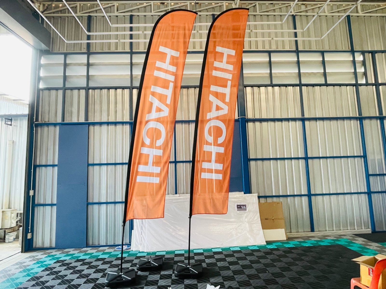 ธงชายหาด ธงปีกนก Beach Flag พิมพ์สีสดคมชัด โครงสร้างแข็งแรง เหมาะสำหรับงานอีเวนต์ โปรโมชัน และสื่อโฆษณาหน้าร้าน