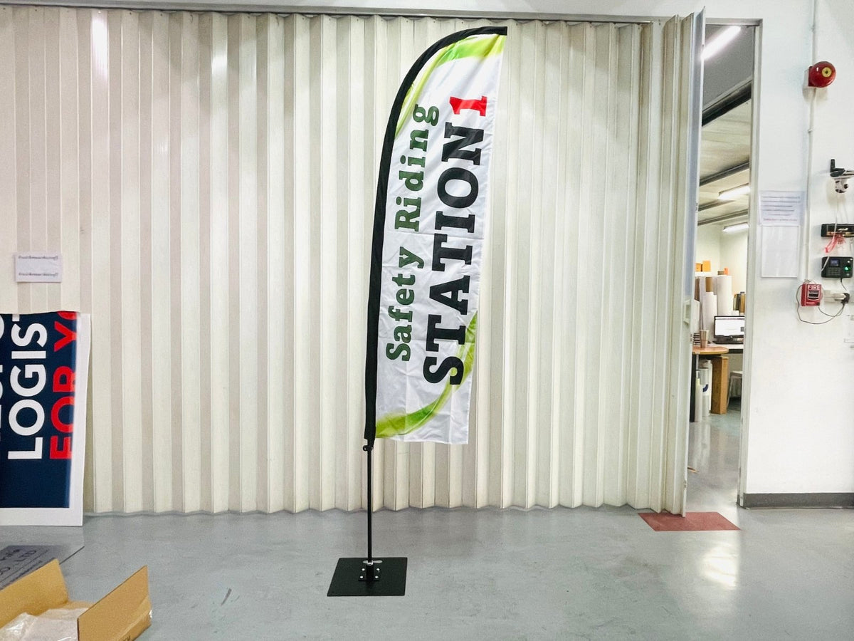 ธงชายหาด ธงปีกนก Beach Flag พิมพ์สีสดคมชัด โครงสร้างแข็งแรง เหมาะสำหรับงานอีเวนต์ โปรโมชัน และสื่อโฆษณาหน้าร้าน