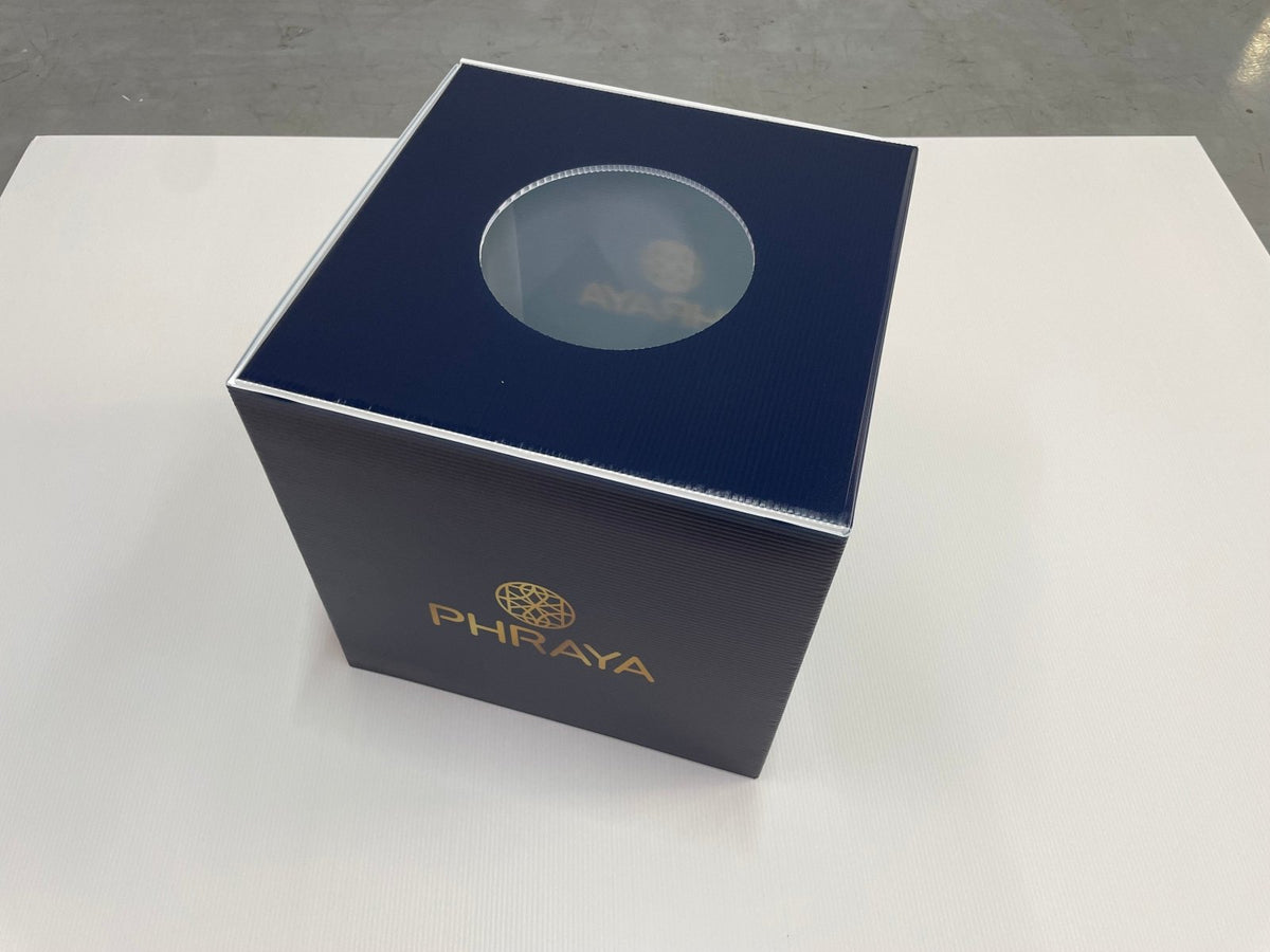 กล่องลูกเต๋า กล่องฟิวเจอร์บอร์ดทรงลูกเต๋า พิมพ์คมชัด เหมาะสำหรับงานอีเวนต์ และดิสเพลย์สินค้า