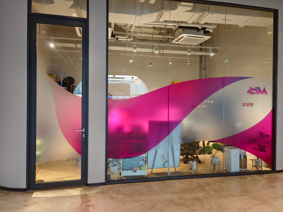 สติ๊กเกอร์ฝ้า พิมพ์อิงค์เจ็ท ติดกระจก ลวดลายสวยงาม กันแสง เหมาะสำหรับออฟฟิศและร้านค้า