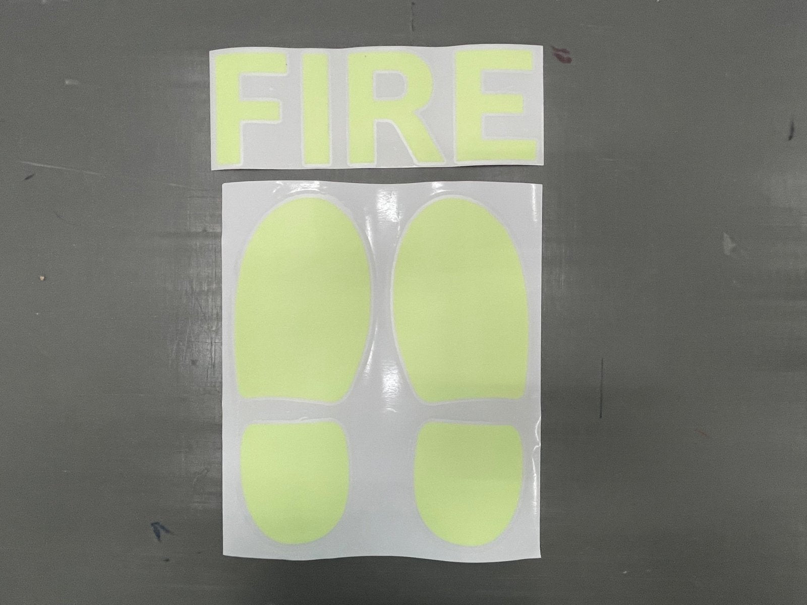 สติ๊กเกอร์เรืองแสง พรายน้ำ Glow in the Dark Sticker มองเห็นชัดในที่มืด เหมาะสำหรับงานตกแต่ง ป้ายความปลอดภัย และงานดีไซน์