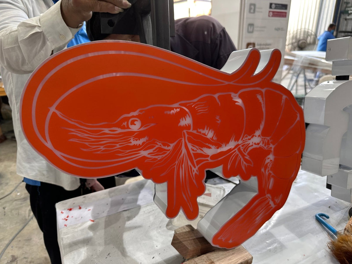 อักษรไฟไม่มีขอบ และป้ายไฟอลูมิเนียมไม่มีคิ้ว ดีไซน์ทันสมัย สว่างคมชัด เหมาะสำหรับป้ายร้านค้า ป้ายบริษัท และงานตกแต่งอาคาร