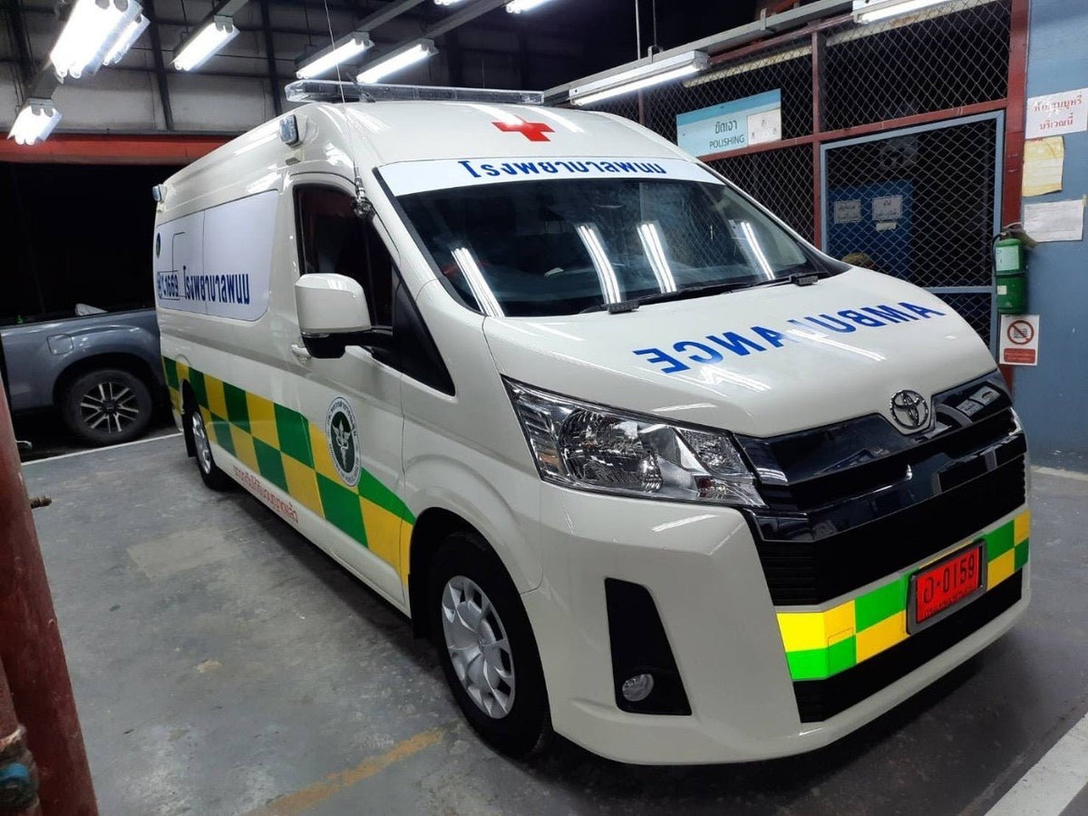 สติ๊กเกอร์ติดรถฉุกเฉิน Ambulance Sticker พิมพ์คมชัด สะท้อนแสงได้ เหมาะสำหรับรถพยาบาล รถกู้ชีพ และยานพาหนะฉุกเฉินทุกประเภท