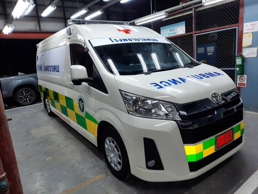 สติ๊กเกอร์ติดรถฉุกเฉิน Ambulance Sticker พิมพ์คมชัด สะท้อนแสงได้ เหมาะสำหรับรถพยาบาล รถกู้ชีพ และยานพาหนะฉุกเฉินทุกประเภท