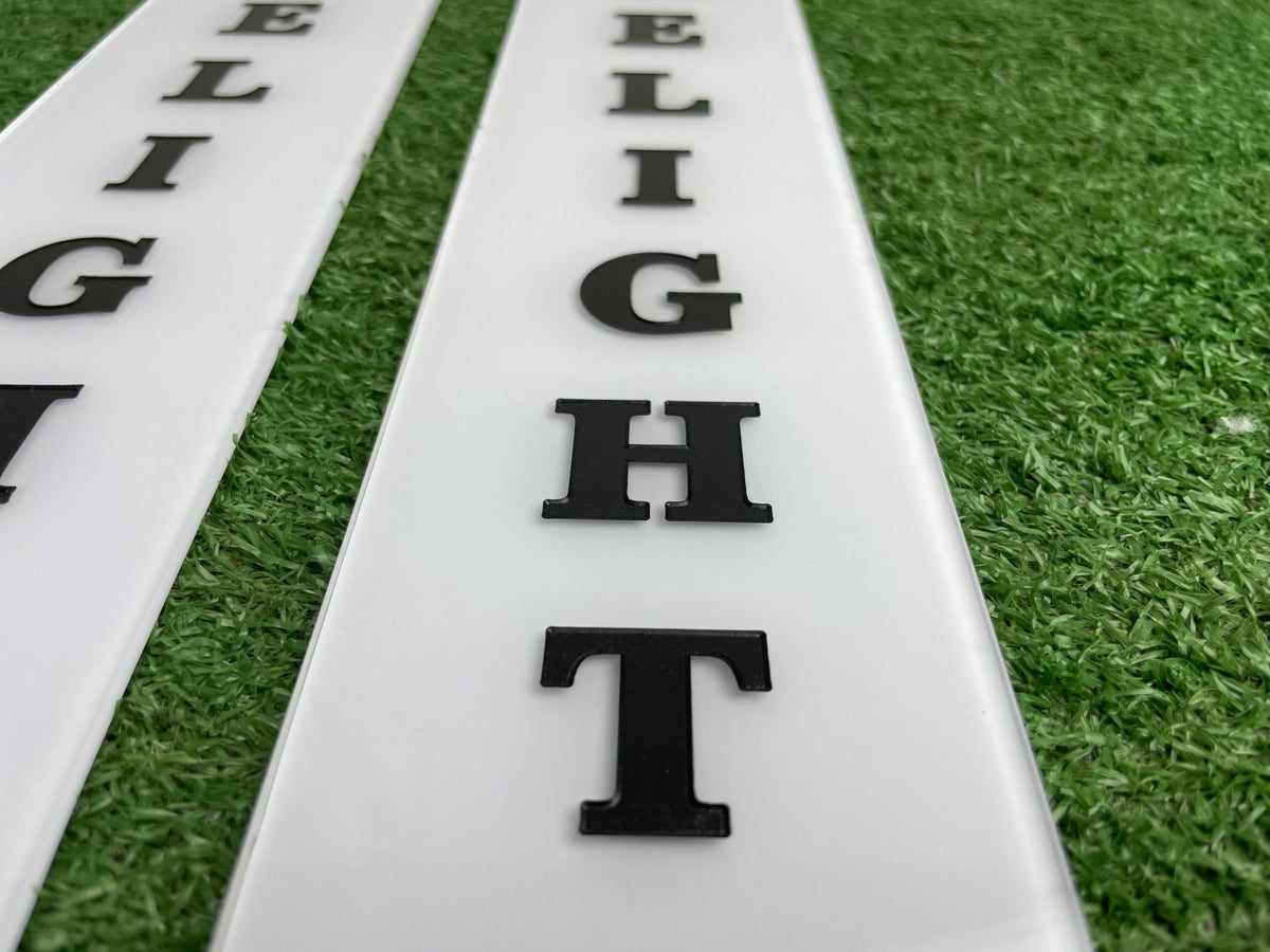 เซาะร่องอะคริลิค Laser Marking งานพิมพ์และแกะสลักคมชัด เนี้ยบหรู เหมาะสำหรับป้ายชื่อ ป้ายบริษัท และงานตกแต่งพิเศษ