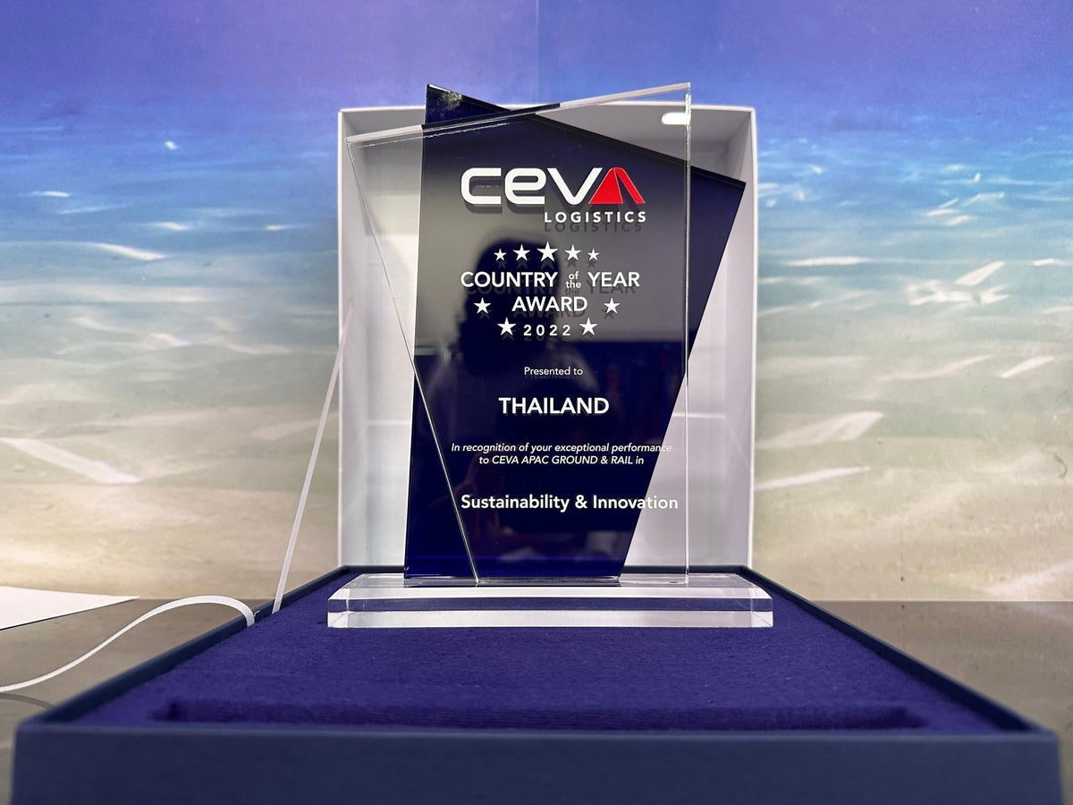 โล่รางวัล Acrylic Trophy Award อะคริลิคใส พิมพ์คมชัด ดีไซน์หรูหรา เหมาะสำหรับงานมอบรางวัล เกียรติยศ การแข่งขัน และงานองค์กร