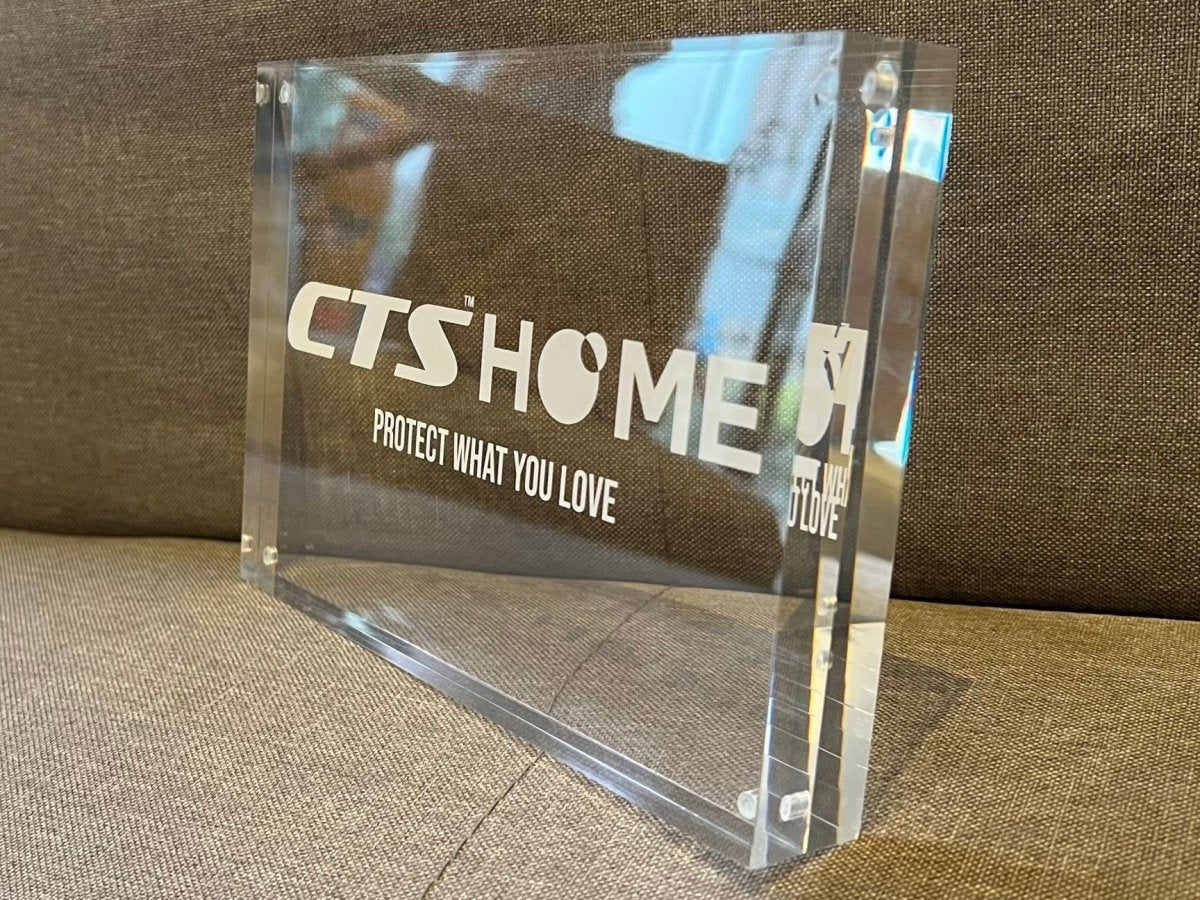 กรอบอะคริลิคใสพิมพ์โลโก้ - Octopus Media Solutions