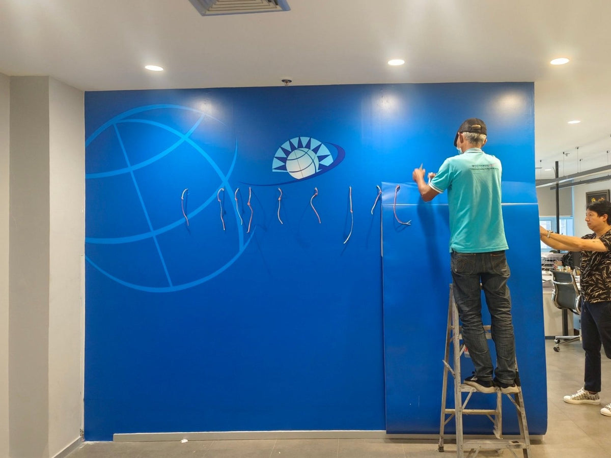 ป้ายบริษัท อักษรโลหะไฟออกหลัง ติดผนัง สวยหรู สว่างโดดเด่น เหมาะสำหรับป้ายสำนักงาน องค์กร ร้านค้า และงานตกแต่งอาคาร