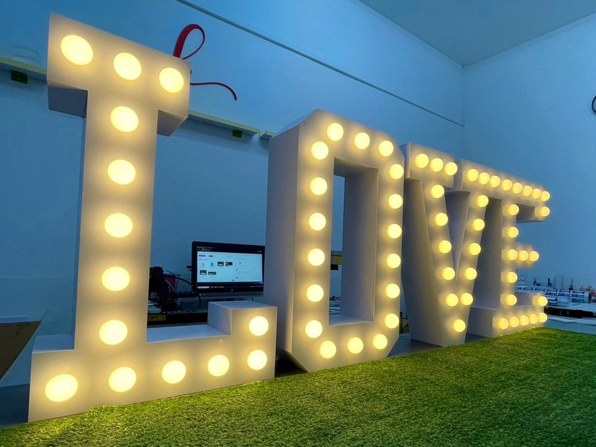 ป้ายไฟปิงปอง LED Bulb ให้แสงสวยคลาสสิก ดึงดูดสายตา เหมาะสำหรับร้านอาหาร คาเฟ่ งานอีเวนต์ และป้ายโปรโมชัน