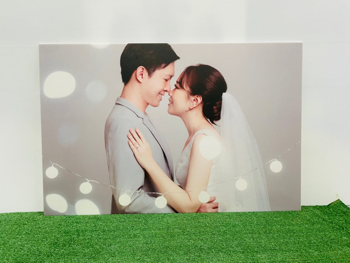 ป้ายงานแต่ง รูปพรีเวดดิ้ง และป้ายโฟมบอร์ด พิมพ์คมชัด ดีไซน์สวย เหมาะสำหรับงานแต่ง งานอีเวนต์ และตกแต่งสถานที่พิเศษ