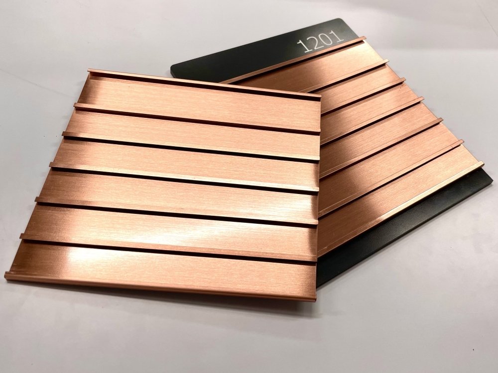 ป้ายสอด รางสอดป้ายหน้าห้อง และป้ายบอกชั้น ดีไซน์เรียบหรู ใช้งานสะดวก เหมาะสำหรับอาคารสำนักงาน โรงเรียน และโรงพยาบาล