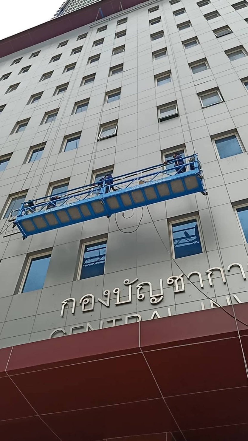 ติดตั้งป้ายด้วยกระเช้าไฟฟ้า กอนโดล่า ปลอดภัย มาตรฐานสูง เหมาะสำหรับอาคารสูงและโครงการใหญ่