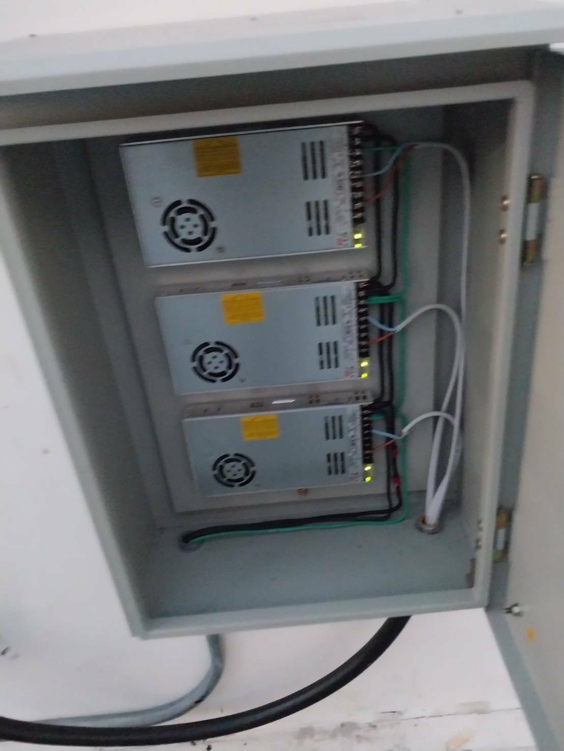 ป้ายชื่ออาคาร อักษรไฟสแตนเลส ติดอาคาร ดีไซน์หรูหรา ทนทาน สว่างโดดเด่น เหมาะสำหรับบริษัท โครงการ และอาคารสำนักงาน