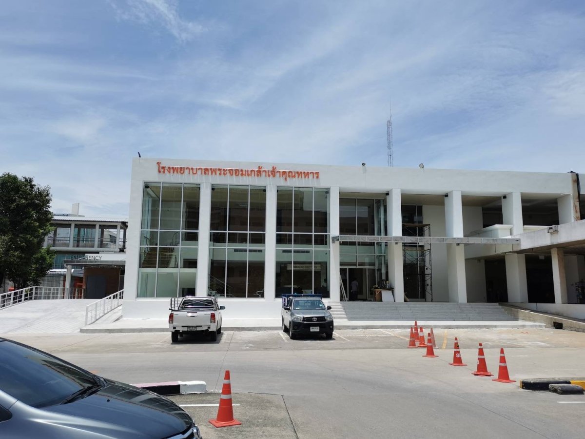 ป้ายโลโก้ติดอาคาร และป้ายโรงพยาบาล ดีไซน์สวย ทนทาน มองเห็นชัดเจน เหมาะสำหรับองค์กร สำนักงาน อาคารพาณิชย์ และสถานพยาบาล