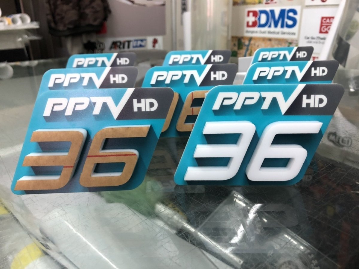 ป้ายไมค์ โลโก้ไมค์ และป้ายหัวไมค์ พิมพ์คมชัด ดีไซน์สวย เหมาะสำหรับงานอีเวนต์ สื่อประชาสัมพันธ์ รายการทีวี และงานโปรโมชัน