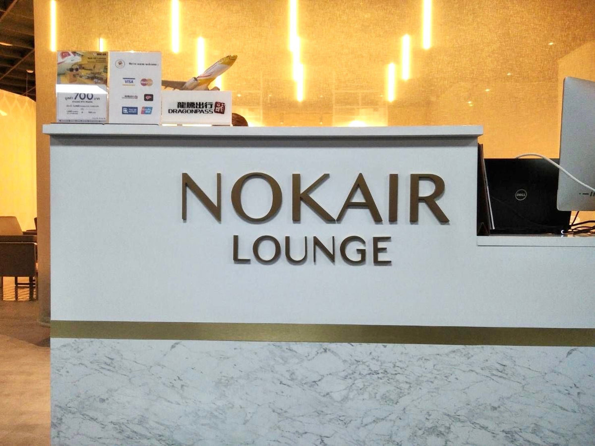 ป้ายอักษรสีทอง ป้ายพ่นสีทอง หรูหรา โดดเด่น เหมาะสำหรับป้ายบริษัท ร้านค้า และงานตกแต่งอาคาร