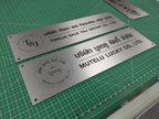 ป้ายคอมโพสิต พิมพ์สกรีนยูวี UV Inkjet พิมพ์คมชัด สีสด ทนทาน เหมาะสำหรับป้ายบริษัท อาคาร โครงการ และงานโฆษณากลางแจ้ง