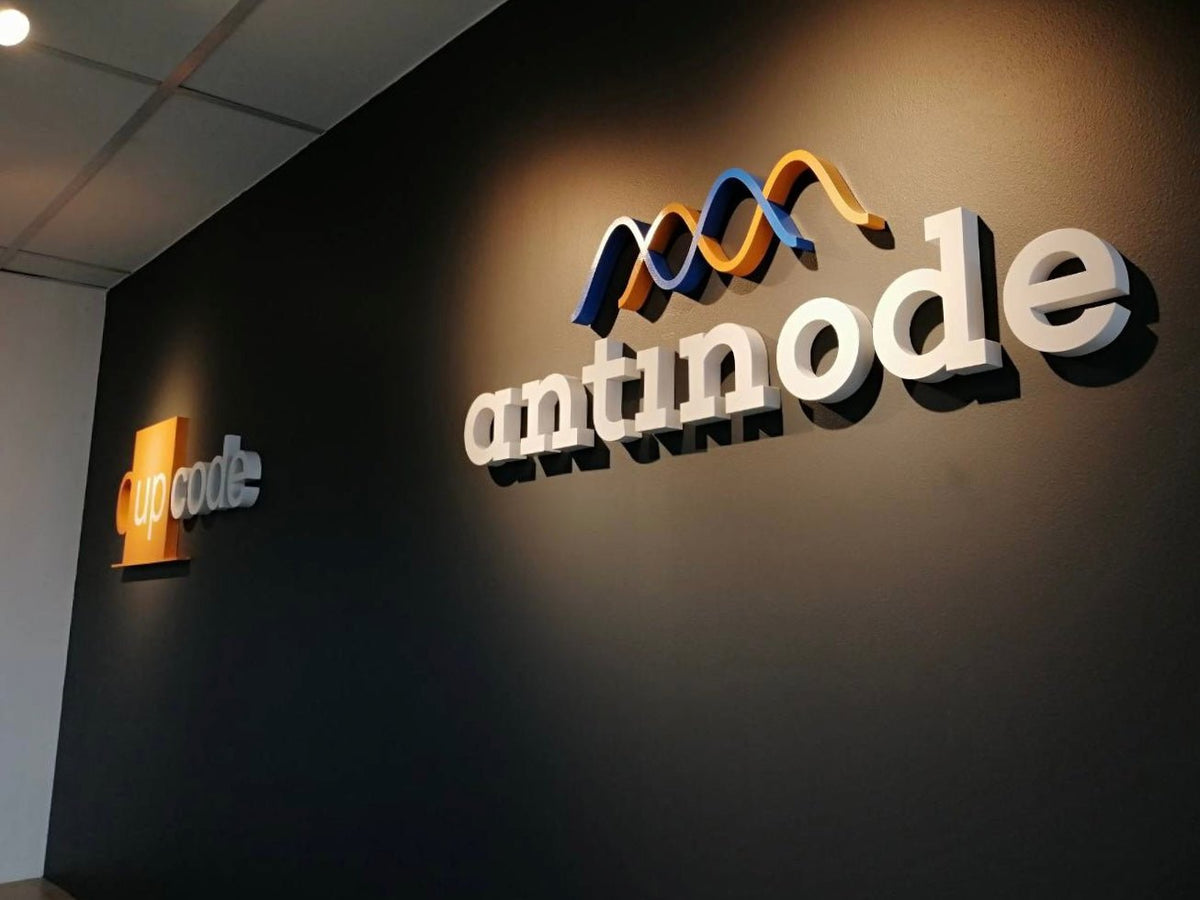 ป้ายบริษัท ติดผนัง - ป้าย ป้ายบริษัท ป้ายอักษระโลหะติดผนัง reception