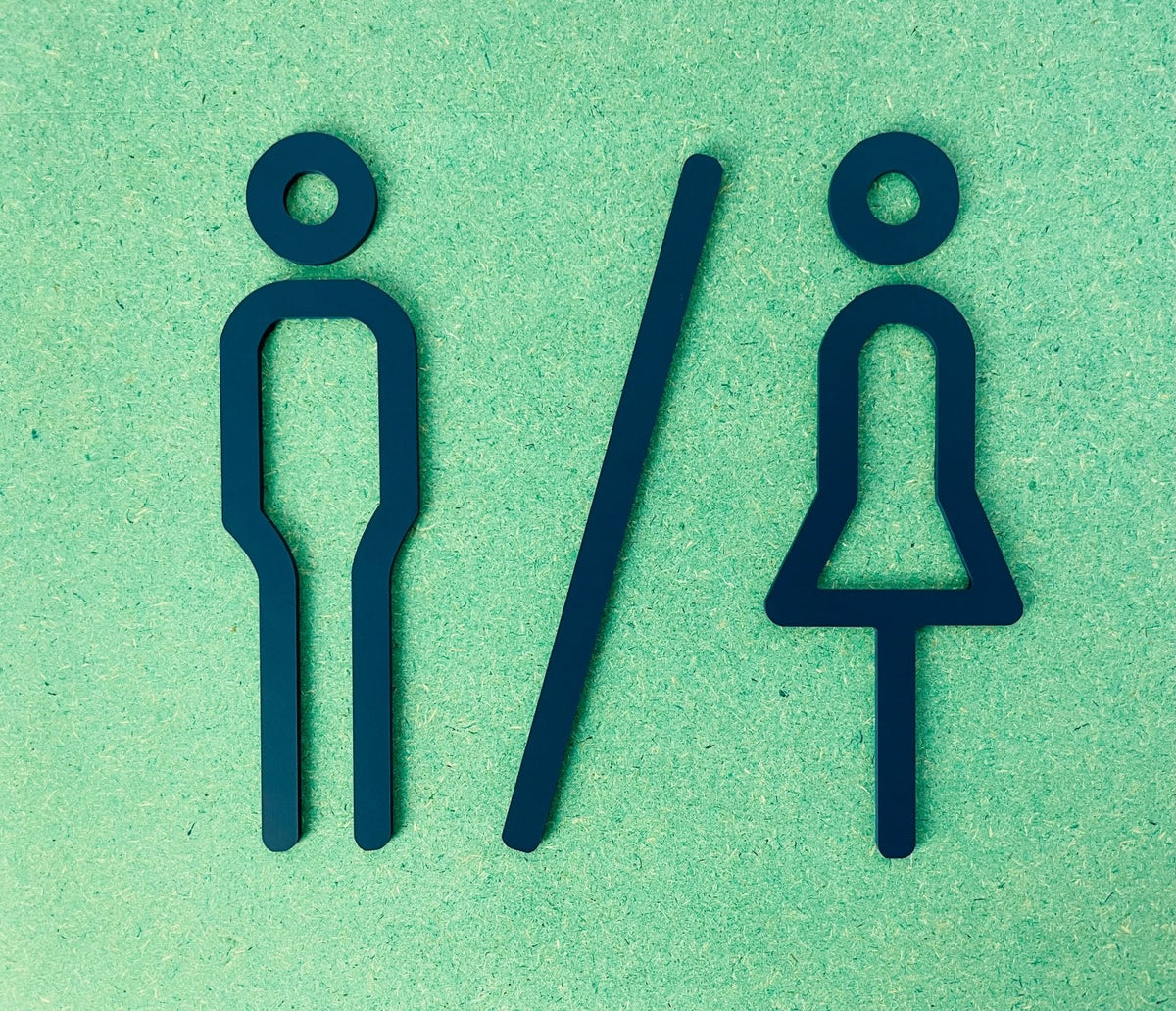 ป้ายพลาสวูดไดคัท และพลาสวูดตัวนูน พิมพ์คมชัด แข็งแรง ทนทาน เหมาะสำหรับป้ายร้านค้า ป้ายบริษัท และงานตกแต่งอาคาร