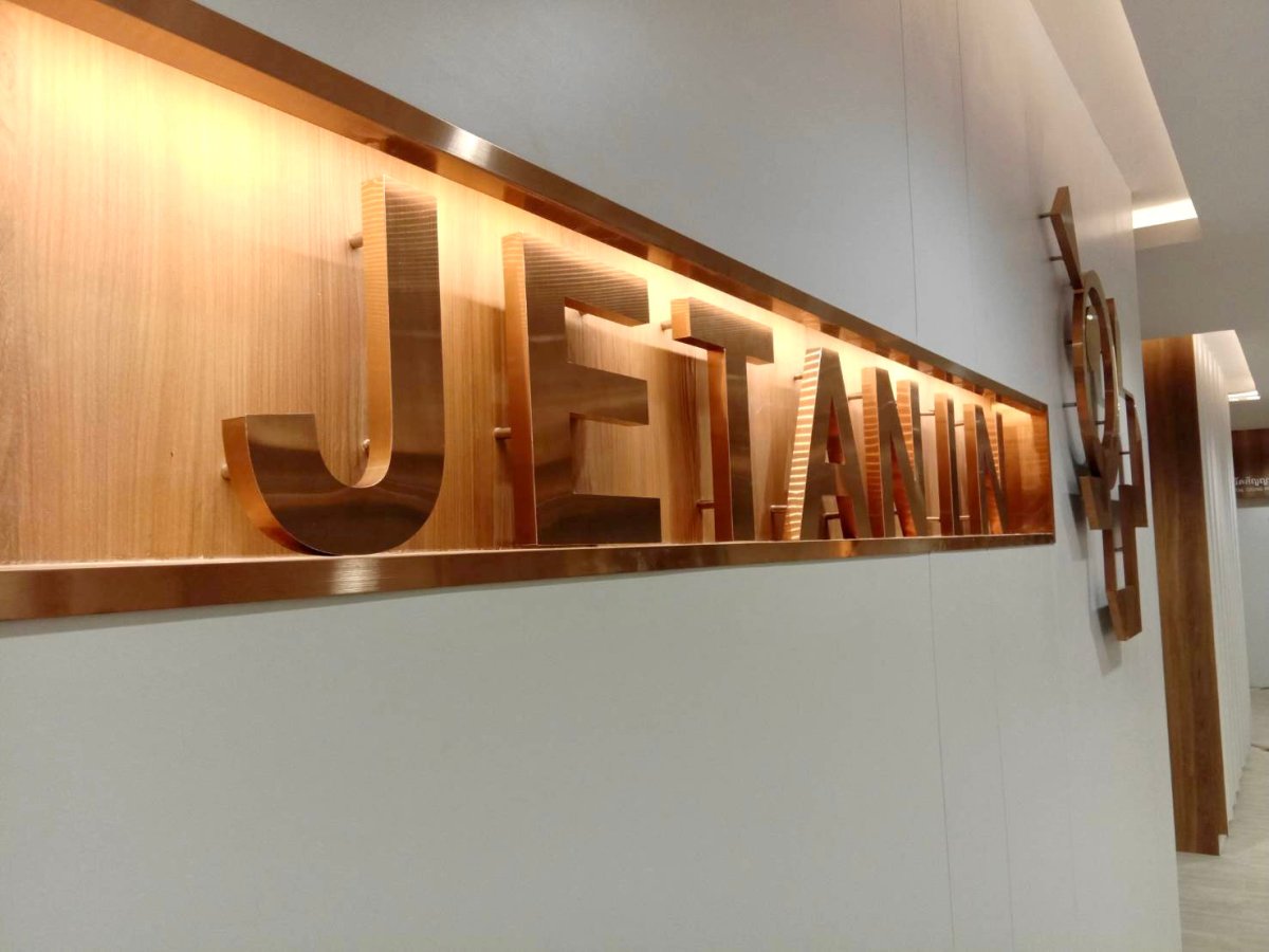 ป้ายโลโก้ติดอาคาร และป้ายโรงพยาบาล ดีไซน์สวย ทนทาน มองเห็นชัดเจน เหมาะสำหรับองค์กร สำนักงาน อาคารพาณิชย์ และสถานพยาบาล