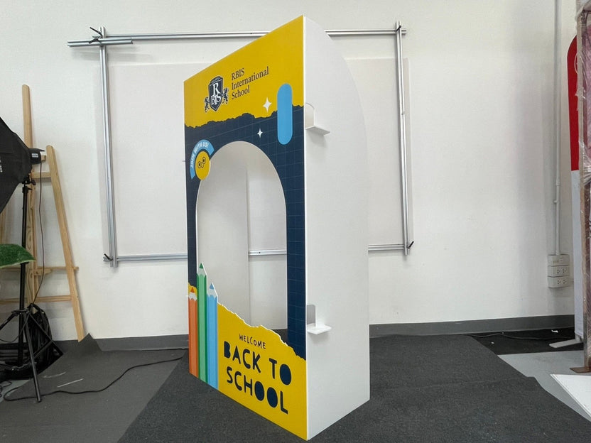 กรอบป้าย Instagram และ Facebook ดีไซน์เหมือนหน้าฟีดโซเชียล เหมาะสำหรับงานอีเวนต์ งานถ่ายภาพ และกิจกรรมโปรโมชัน