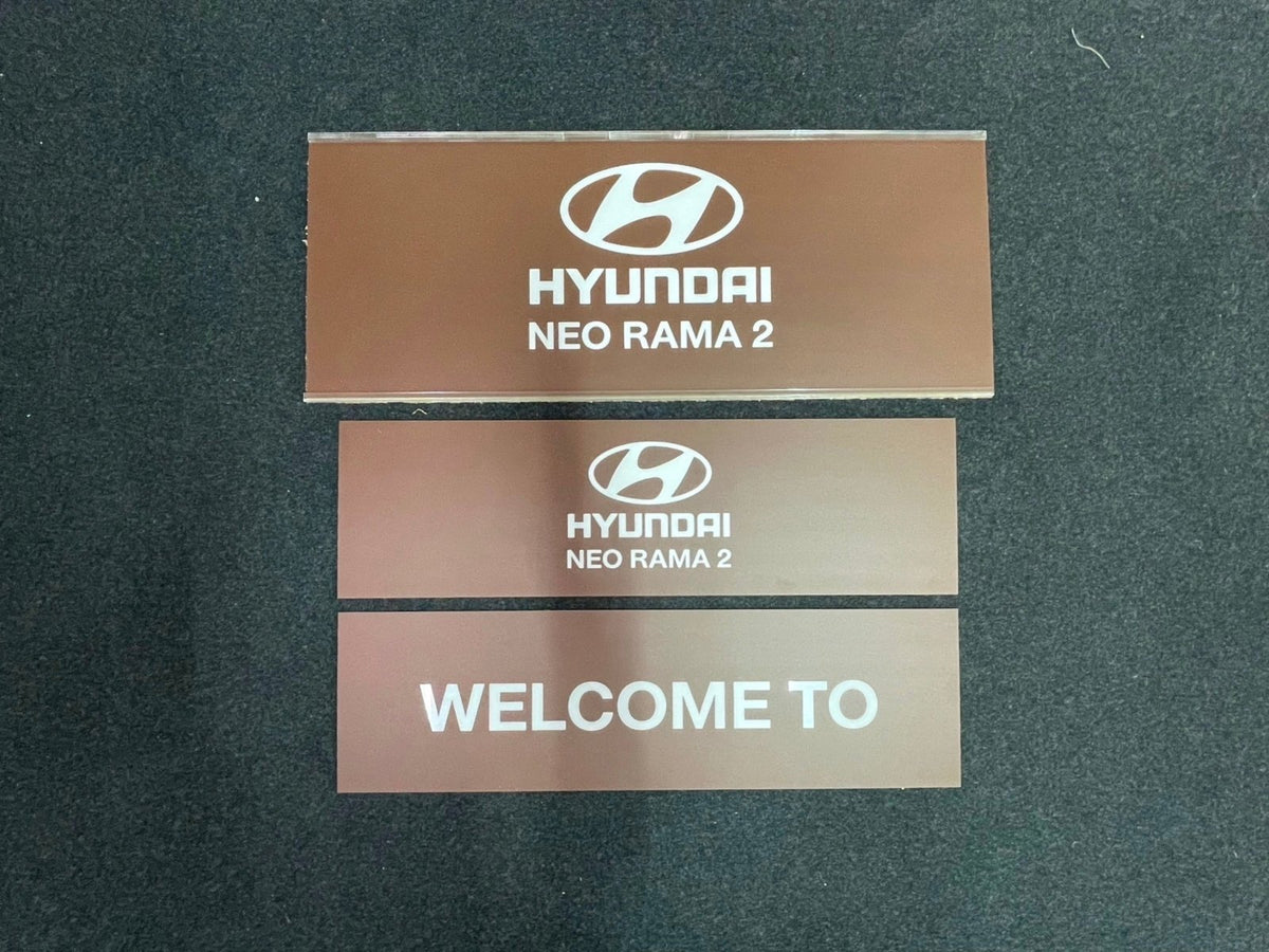 ป้ายรางสอดอะคริลิค ใส่ข้อมูลเปลี่ยนง่าย เหมาะสำหรับป้ายหน้าห้อง ป้ายสำนักงาน และอาคาร