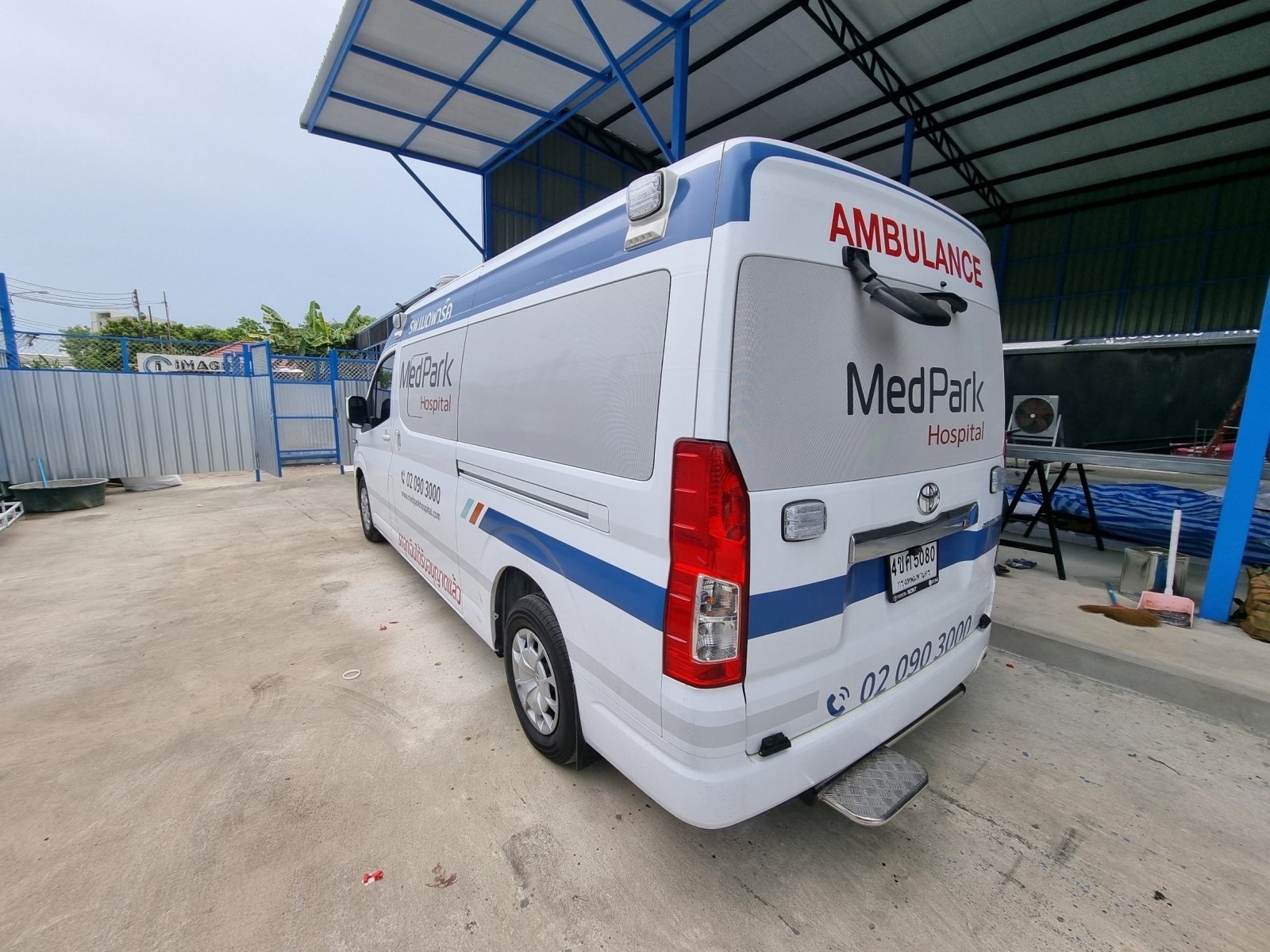 สติ๊กเกอร์ติดรถตู้ Van Wrap Sticker พิมพ์คมชัด วัสดุทนทาน เหมาะสำหรับโฆษณา โปรโมชัน และตกแต่งรถเพื่อสร้างเอกลักษณ์