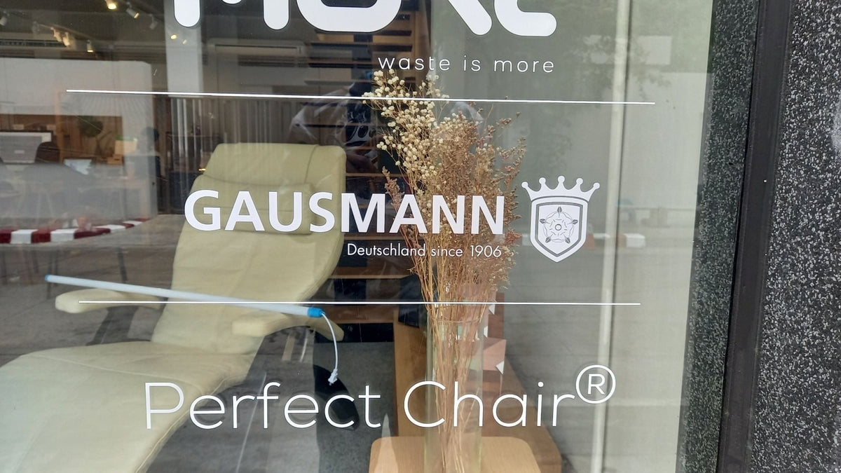 สติ๊กเกอร์ไดคัทติดกระจก สีขาว พิมพ์คมชัด เหมาะสำหรับงานตกแต่งร้านค้า ออฟฟิศ และงานประชาสัมพันธ์