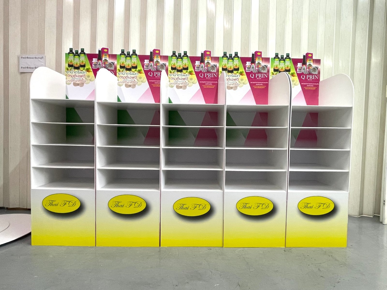 ชั้นวางสินค้าราคาถูก เชลฟ์ดิสเพลย์ Shelf Display แข็งแรง น้ำหนักเบา เหมาะสำหรับโชว์สินค้าในร้านค้า และงานอีเวนต์