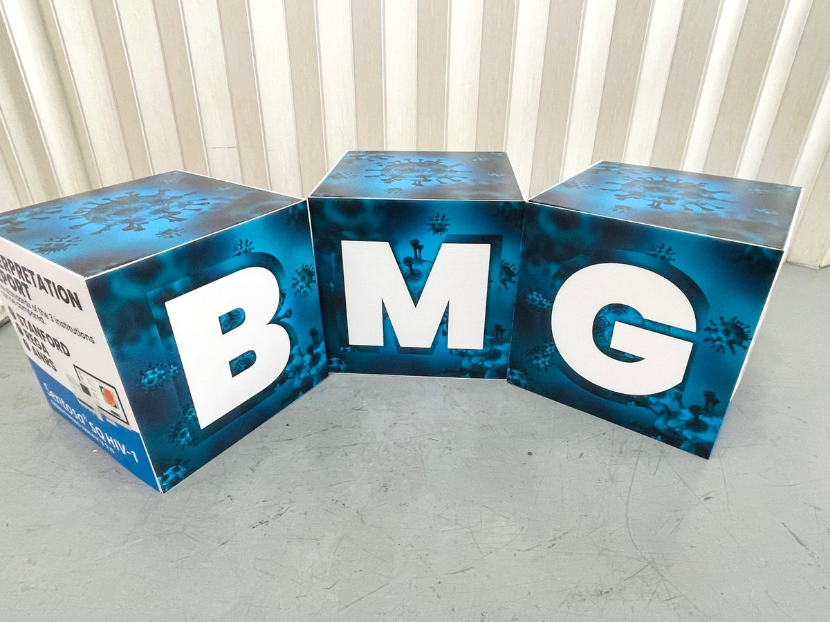 กล่องลูกเต๋า กล่องฟิวเจอร์บอร์ดทรงลูกเต๋า พิมพ์คมชัด เหมาะสำหรับงานอีเวนต์ และดิสเพลย์สินค้า