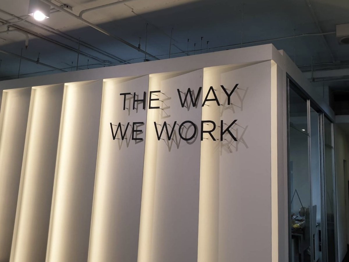 ป้ายโลหะฉลุเลเซอร์ และป้ายเหล็กฉลุเลเซอร์ ตัดคมชัด ดีไซน์สวยงาม ทนทาน เหมาะสำหรับป้ายบริษัท ร้านค้า และงานตกแต่ง