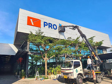 ป้ายอาคาร ป้ายหน้าอาคาร ป้ายโลโก้บริษัท ป้ายชื่ออาคาร — Building Facade Sign