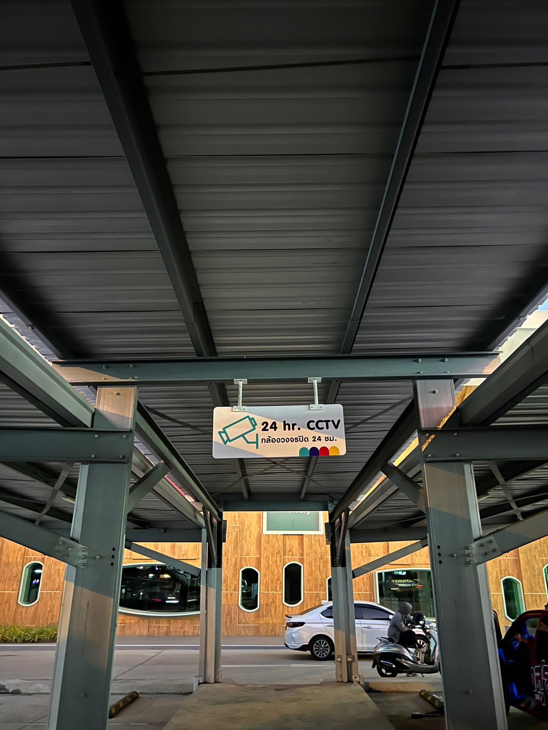 ป้ายเพดาน แขวนจากเพดาน น้ำหนักเบา พิมพ์คมชัด เหมาะสำหรับห้างสรรพสินค้า ร้านค้า และงานอีเวนต์