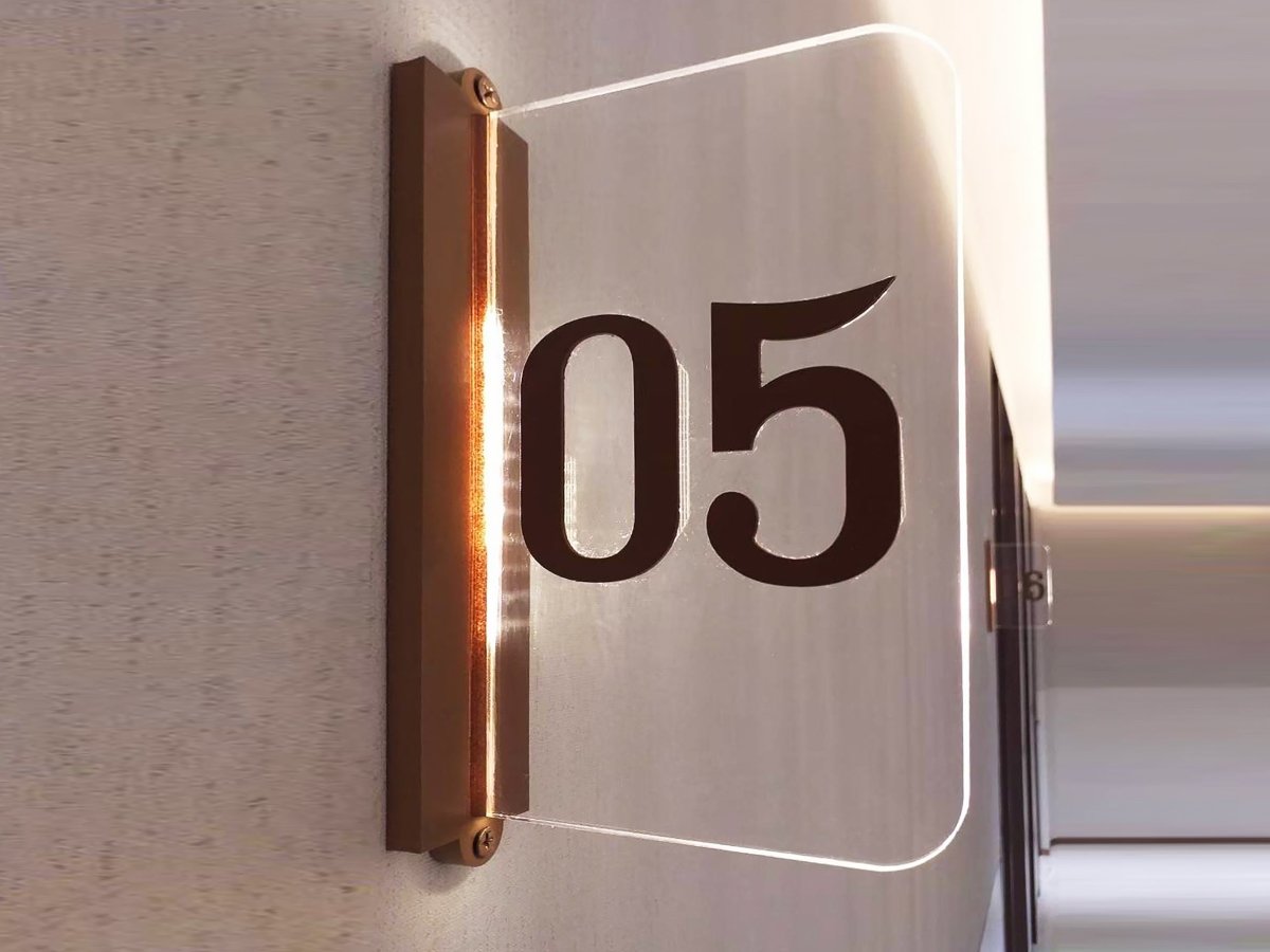 ป้ายหน้าห้อง ป้ายห้องประชุม และป้ายแผนก ดีไซน์เรียบหรู พิมพ์คมชัด เหมาะสำหรับอาคารสำนักงาน โรงเรียน และโรงพยาบาล