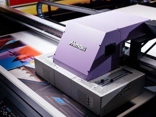 พิมพ์สกรีนยูวี รับสกรีนโลโก้ Print UV Inkjet งานพิมพ์คมชัด ทนทาน เหมาะสำหรับวัสดุหลากหลาย เช่น ไม้ โลหะ และอะคริลิค