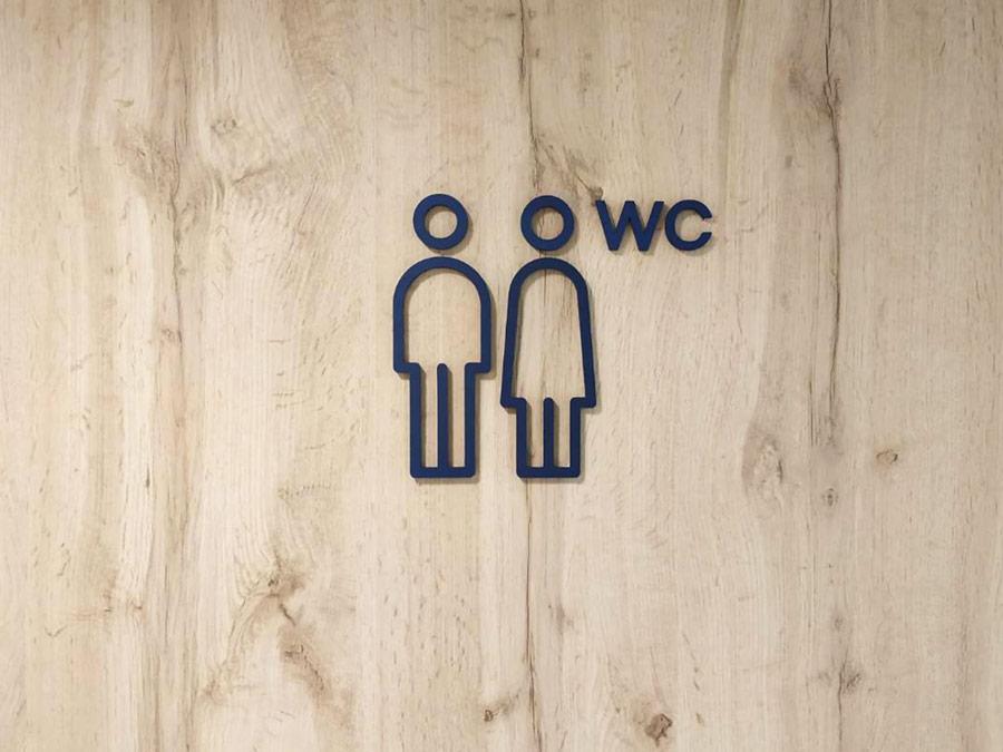 รับทำป้ายพลาสวูด พลาสวูด ไดคัท ทำสีดำ ตัวอักษรภาษาอังกฤษ ทำสี ราคาถูก ป้ายตัวอักษรนูน ป้ายชื่อบริษัท