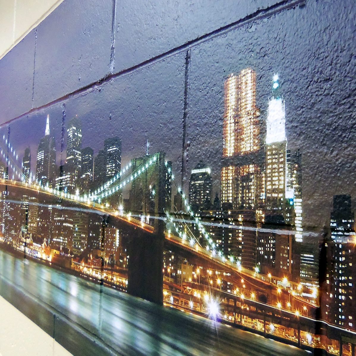 สติ๊กเกอร์ติดผนังปูน และสติ๊กเกอร์ตกแต่ง พิมพ์ลายคมชัด ติดตั้งง่าย เหมาะสำหรับตกแต่งบ้าน ร้านค้า และออฟฟิศ