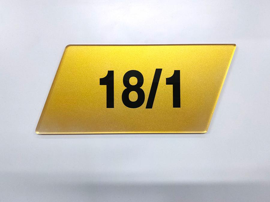 ป้ายบ้านเลขที่ และป้ายเลขที่ห้อง พิมพ์คมชัด ดีไซน์หรูหรา ทนทาน เหมาะสำหรับบ้าน อาคารชุด คอนโด และสำนักงาน