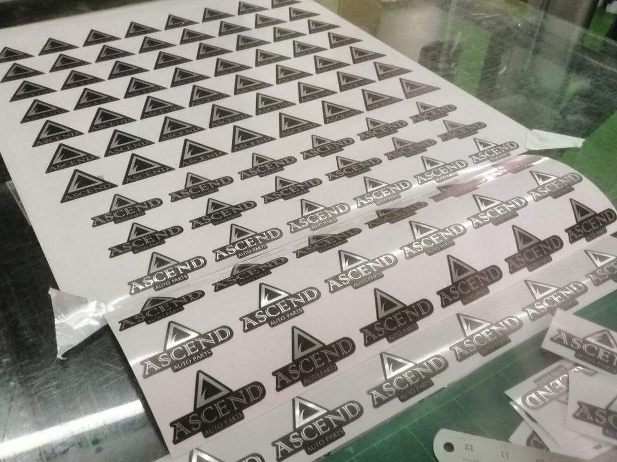 พิมพ์สกรีนยูวี รับสกรีนโลโก้ Print UV Inkjet งานพิมพ์คมชัด ทนทาน เหมาะสำหรับวัสดุหลากหลาย เช่น ไม้ โลหะ และอะคริลิค